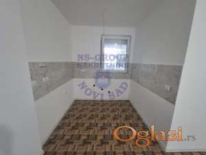 Odličan dvosoban stan u Petrovaradinu!